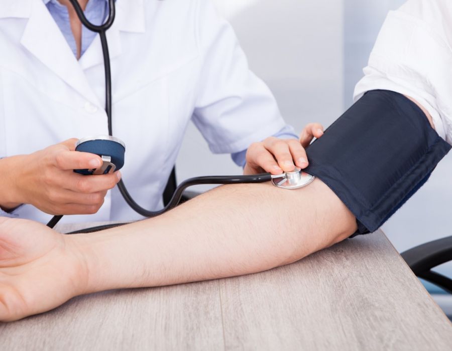 Merjenje krvnega tlaka hipertenzija