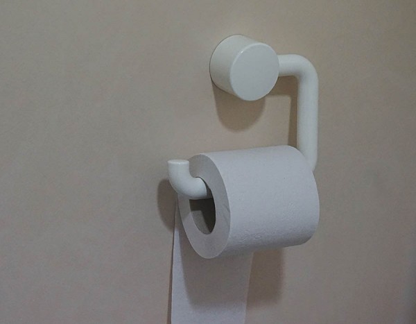 toaletni papir wc papir na stojalu na steni diagnostika clarus